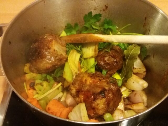 Ossenstaartsoep van Oma ook voor de slowcooker