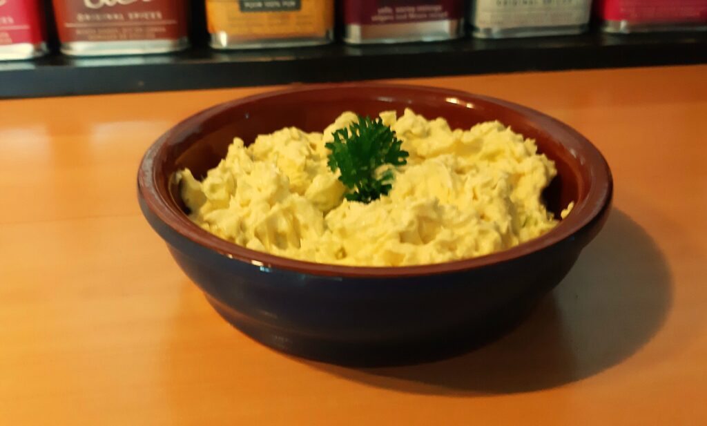 Oude kaassalade voor een broodje of op een toastje
