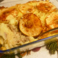 Ovenschotel met zuurkool, gehakt, puree en appel kaneel schijven