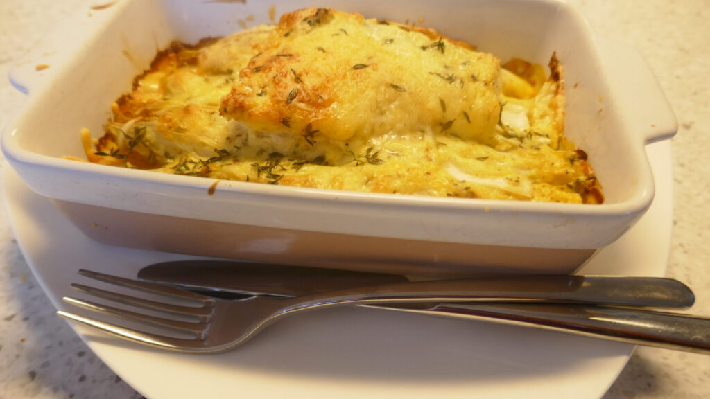 Ovenschoteltje met vis, witlof en mosterdroom