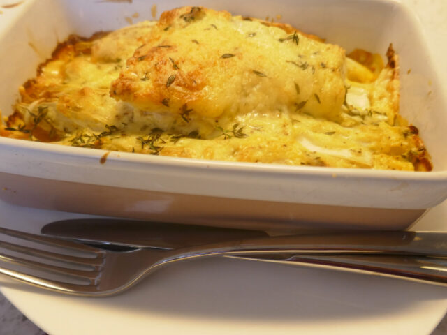 Ovenschoteltje met vis, witlof en mosterdroom