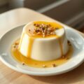 Panna cotta van honing en amandelnoten