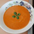 Paparikasoep van gegrilde paprika met tomatentapenade en mascarpone