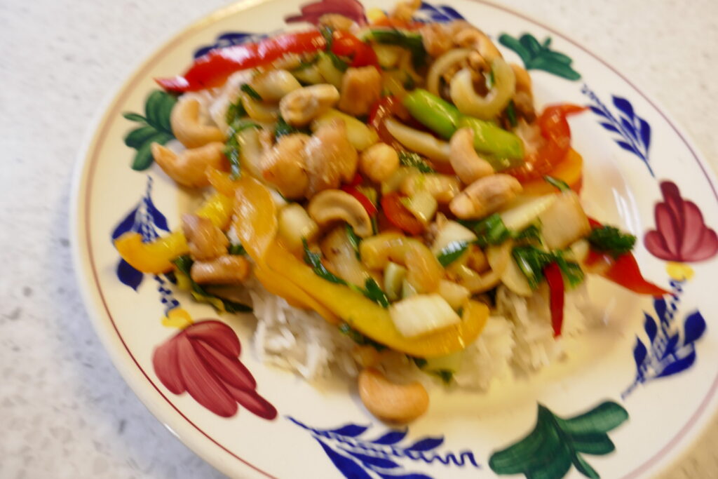 Paprika met paksoi en kip uit de wok