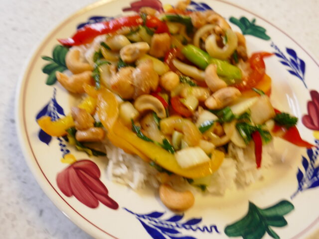 Paprika met paksoi en kip uit de wok