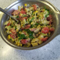 Pasta salade met avocado dressing