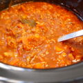 Pastasaus met 2 soorten gehakt uit de slowcooker