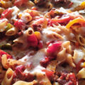 Penne met gehakt en groente en even gegratineerd