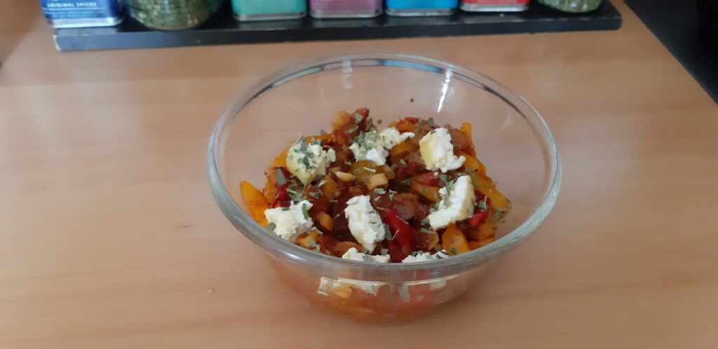 Peperonata met geitenkaas