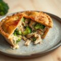 Pie met kip en broccoli