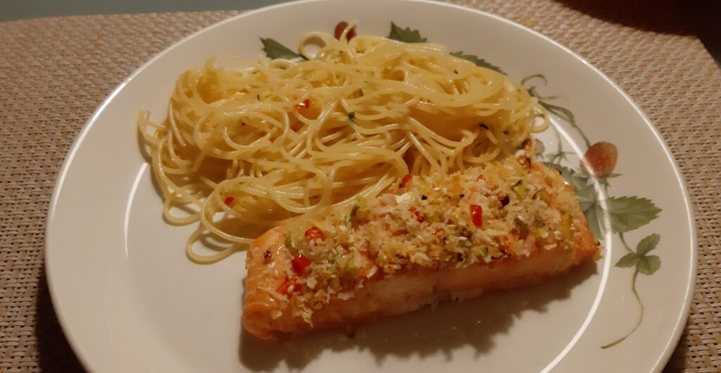 Pittige Aziatisch gemarineerde zalmfilet uit de oven. Snel, lekker en makkelijk.
