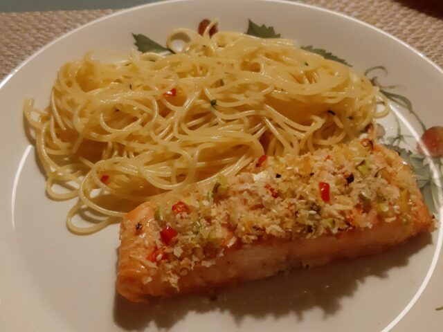 Pittige Aziatisch gemarineerde zalmfilet uit de oven.