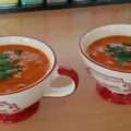 Pittige bonensoep met gegrilde paprika en chorizo