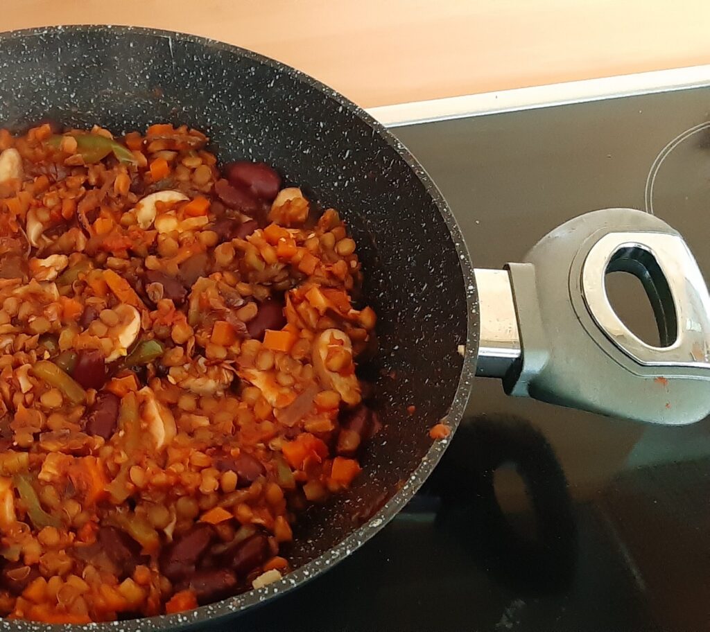 Pittige Chili met paddenstoelen en twee soorten bonen