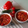 Pittige linzensoep met groenten en chorizo