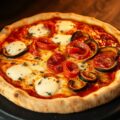 Pizza suprème met mozzarella