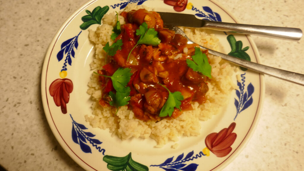 Pure Kippendij goulash uit de slowcooker