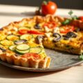 Quiche met courgette, tomaat en cashewnoten