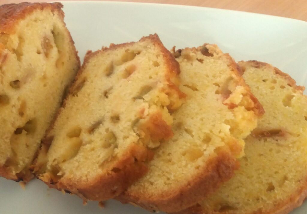 Rabarbercake met amaretti koekjes