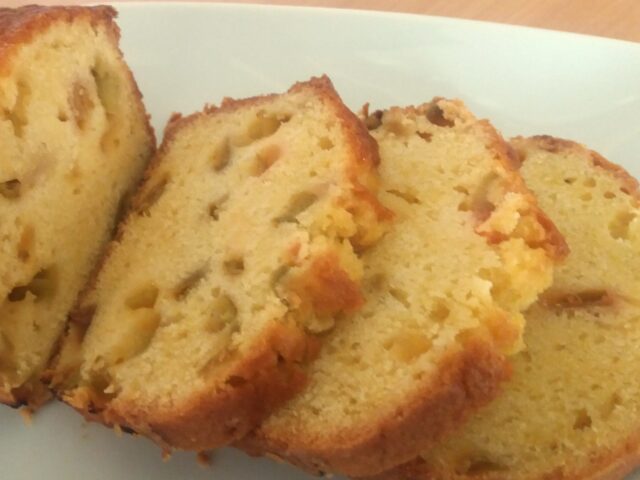 Rabarbercake met amarettini