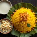 Rijst Nasi Kuning II met Gefrituurde uitjes