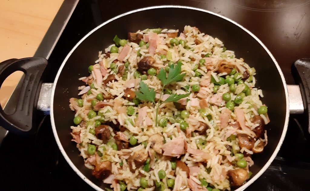 Rijstpannetje met kastanjechampignons