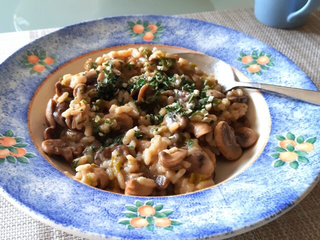 Romige risotto met champignons, prei en gorgonzola