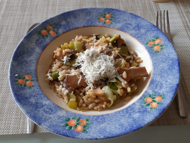Risotto met eekhoorntjesbrood en prei