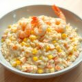 Risotto met garnalen, krab en maïs