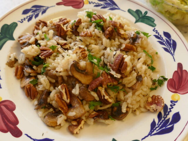 Risotto met paddenstoelen, tijm en pecannoten uit de slowcooker