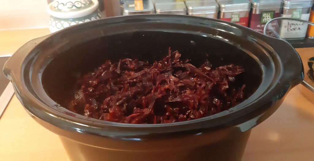 Rode kool met appel, kaneel en cranberries uit de slowcooker