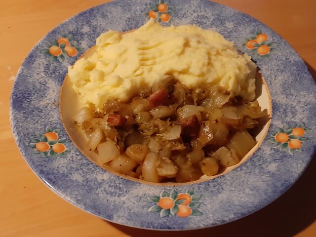 Roergebakken witlof met spekjes en mosterdpuree