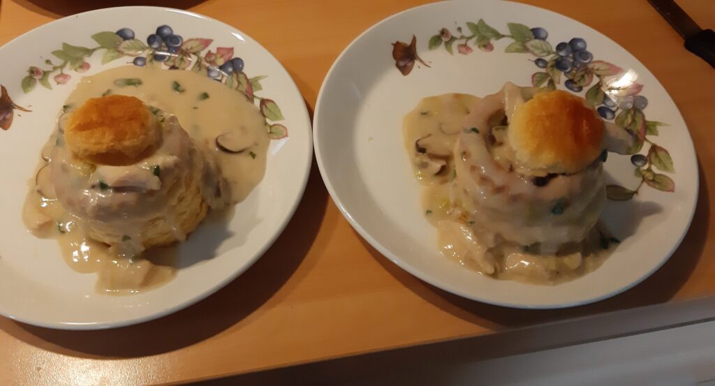 Romige kippenragout met kastanjechampignons en prei