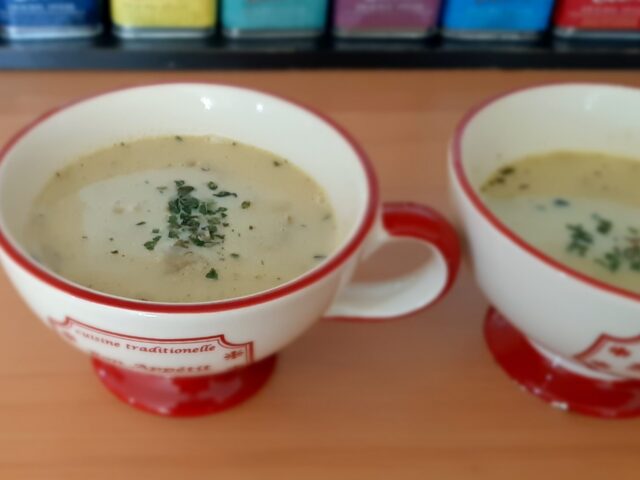 Romige witlofsoep met champignons