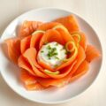 Roos van gemarineerde zalm met mosterdcréme