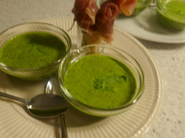 Rucola amuse soepje met grissini