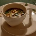 Runderconsommé met flensjes