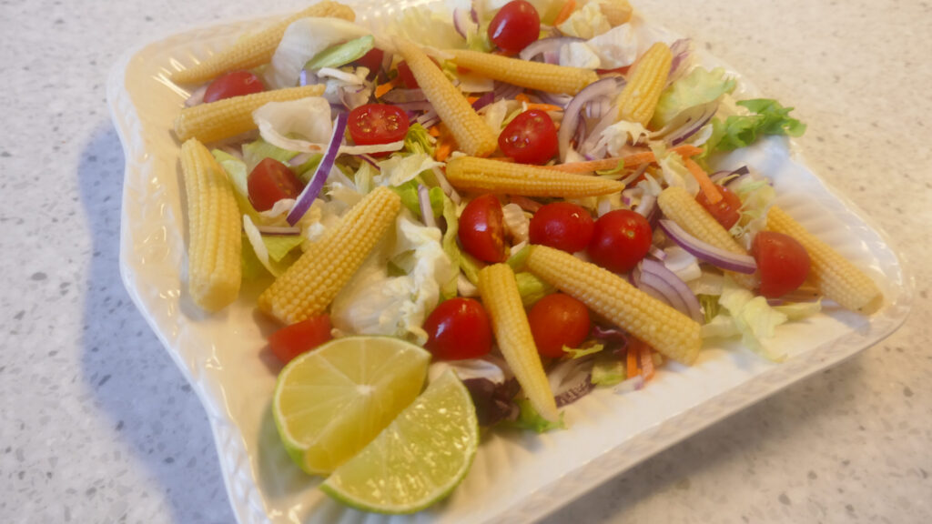 Salade met baby mais