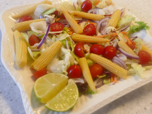 Salade met baby mais