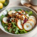Salade met peer en warme walnoten