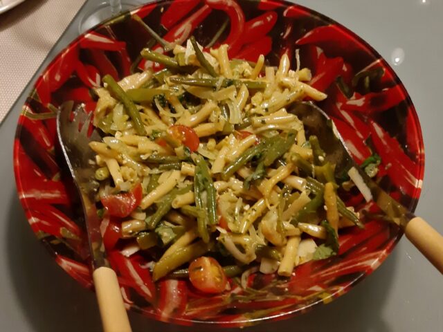Salade van boterbonen, haricots verts en kerstomaatjes