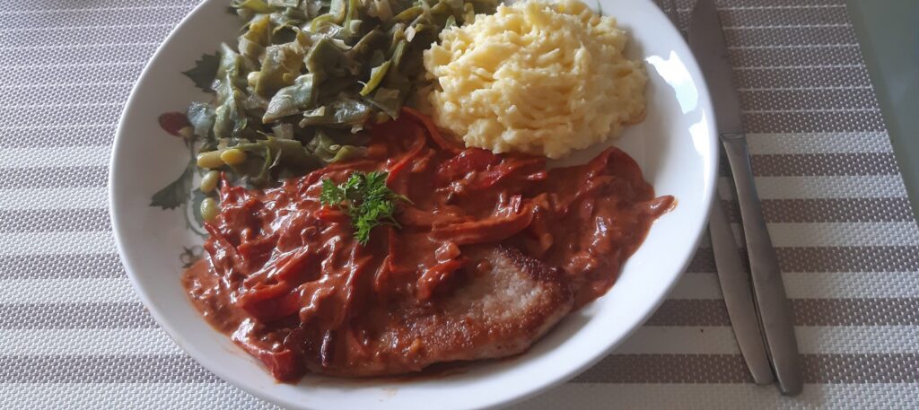 Schnitzel met paprikasaus
