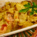 Simpel ovenschoteltje met zalm, garnaal, prei en tomaat
