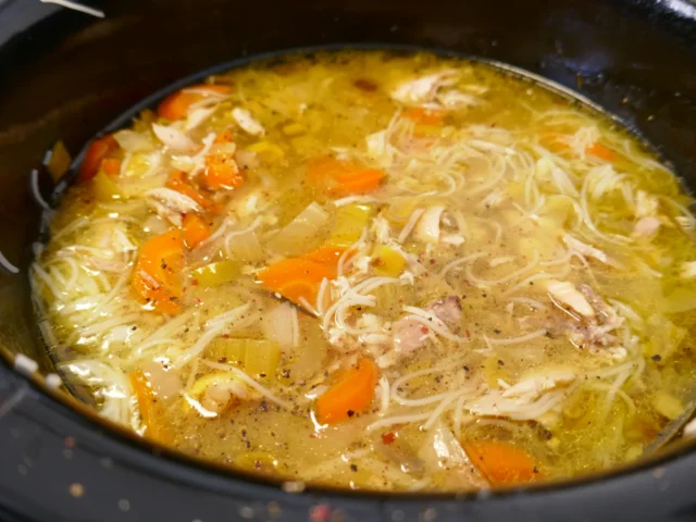 Slowcooker kippensoep