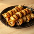Spaanse spiesjes varkensvlees in filodeeg