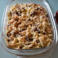 Spätzle met gemengde paddenstoelen, bergkaas en gebakken uien