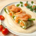 Sperziebonenrolletjes met cottage cheese, gerookte zalm en knolselderijpuree