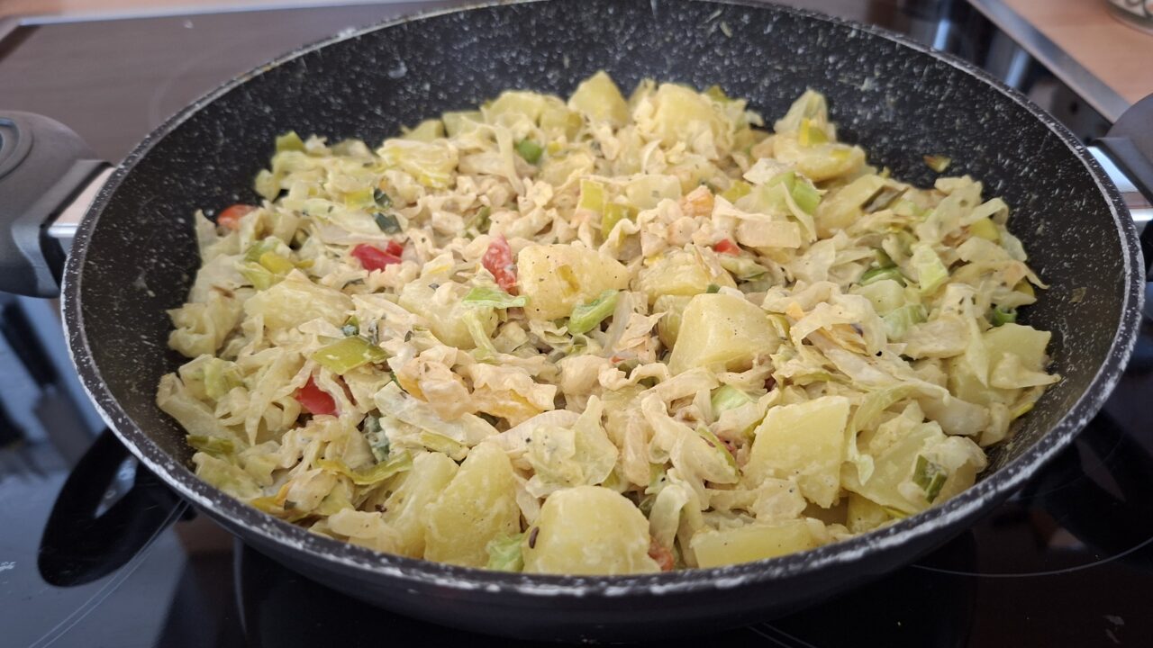 Spitskoolschotel met aardappelblokjes, paprika en roomkaas (pan en oven), foto 1