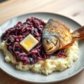Stamppot rodekool met gebakken Bokking
