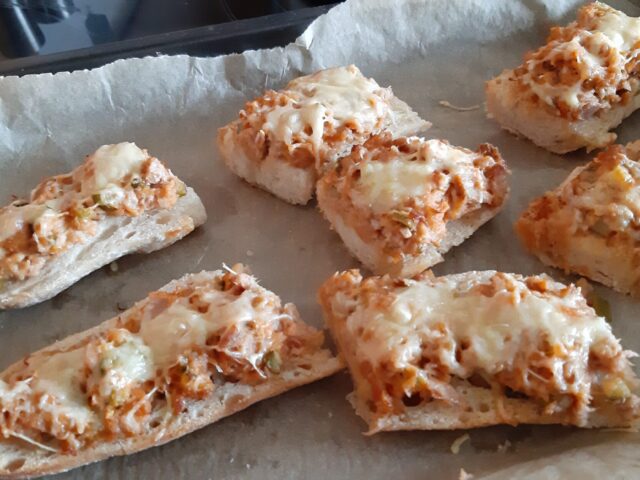 Stokbrood tuna melt